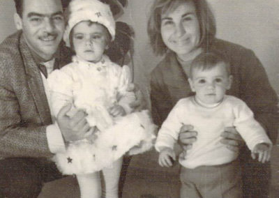 anat-levy-mom-dad-sister